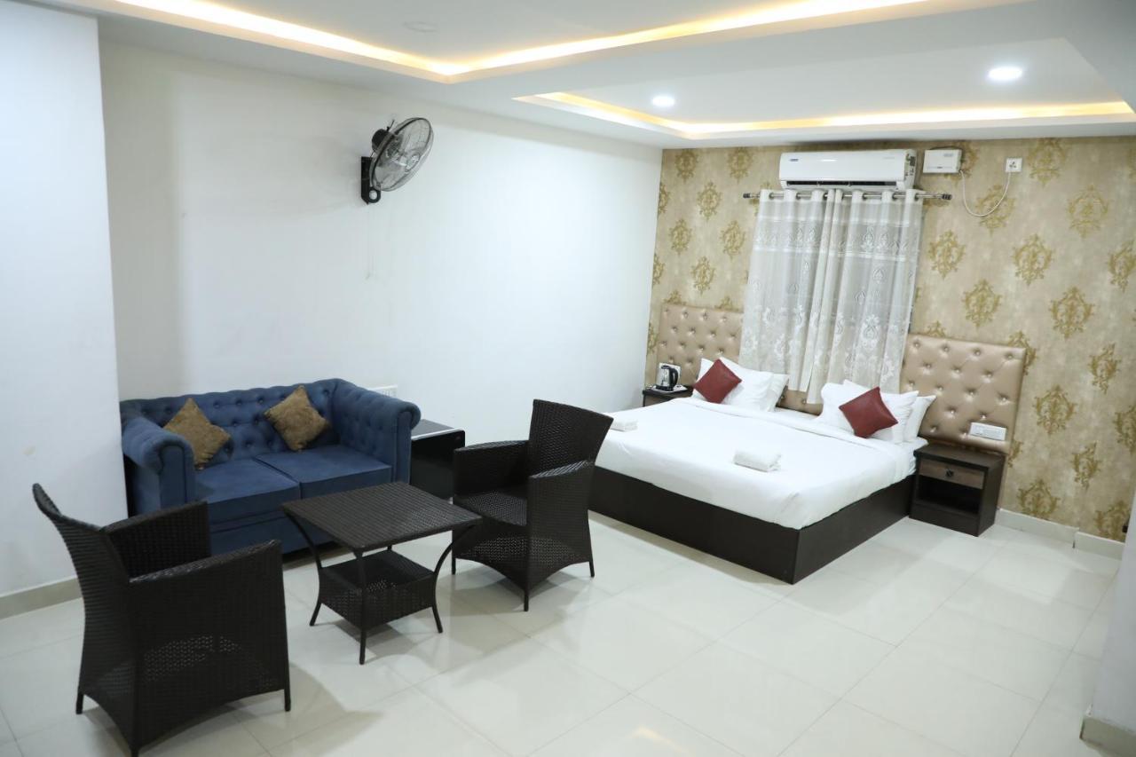 Krishna's Landmark Business Hotel- Near International Airport 3*