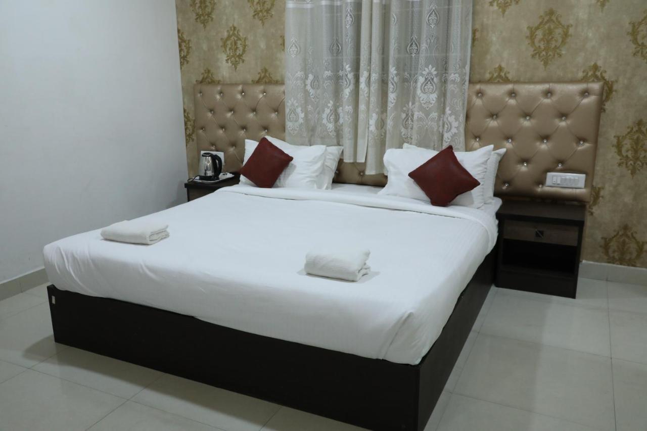 Hotel Krishna's Landmark Business Hotel- Near International Airport