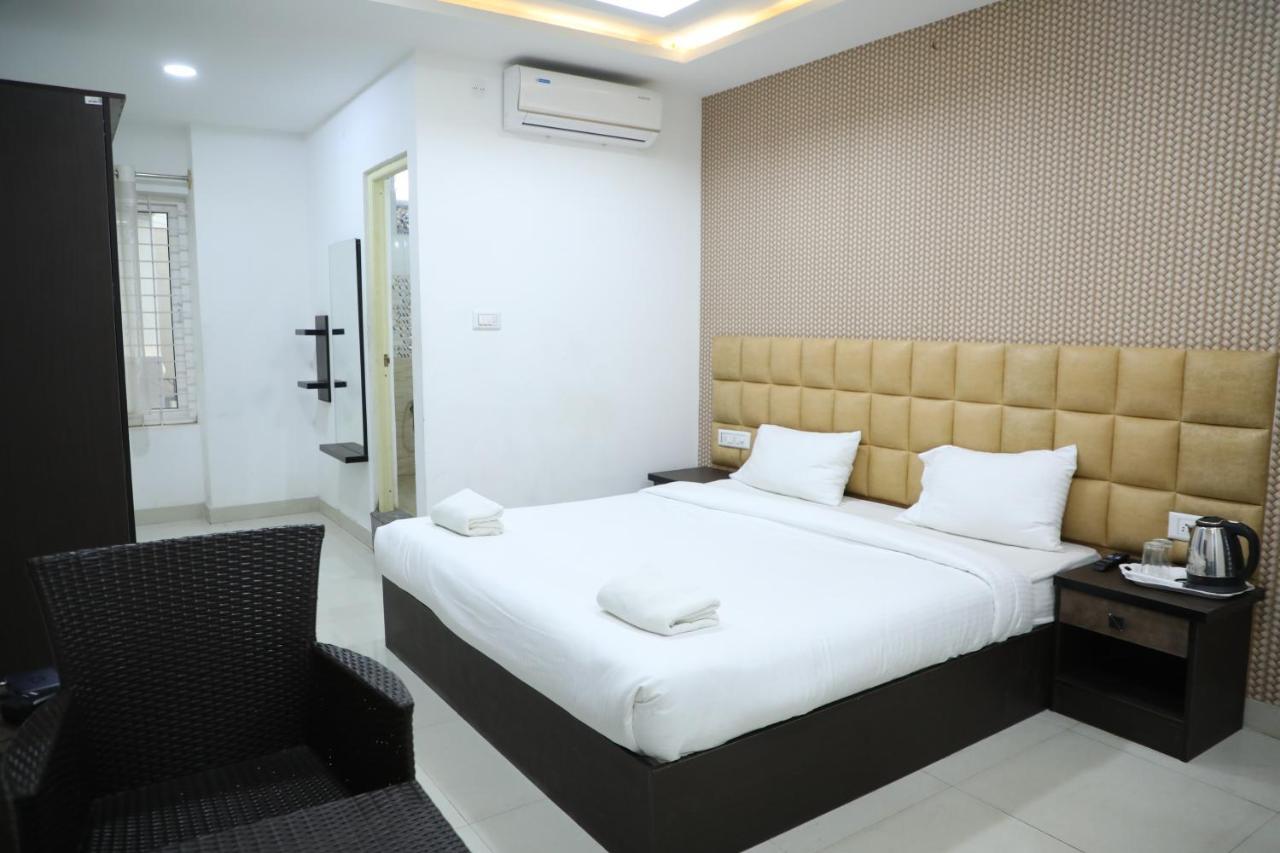 Hotel Krishna's Landmark Business Hotel- Near International Airport 3*