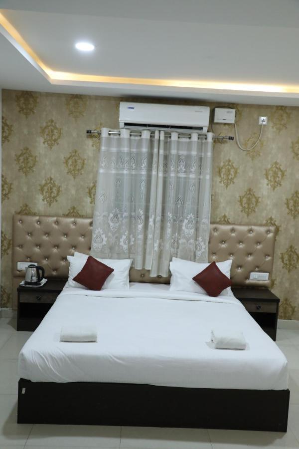 Krishna's Landmark Business Hotel- Near International Airport Bangalore