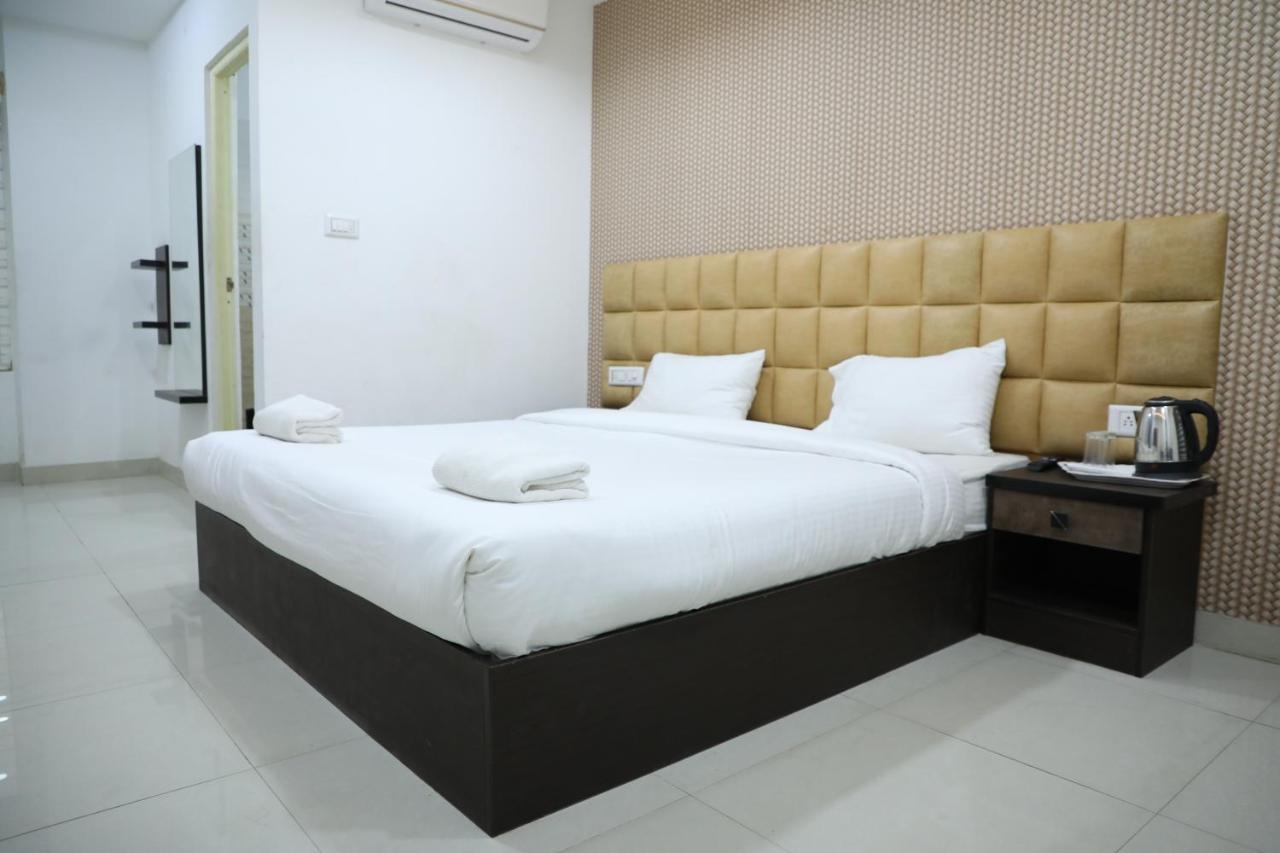 Krishna's Landmark Business Hotel- Near International Airport Hotel Bangalore