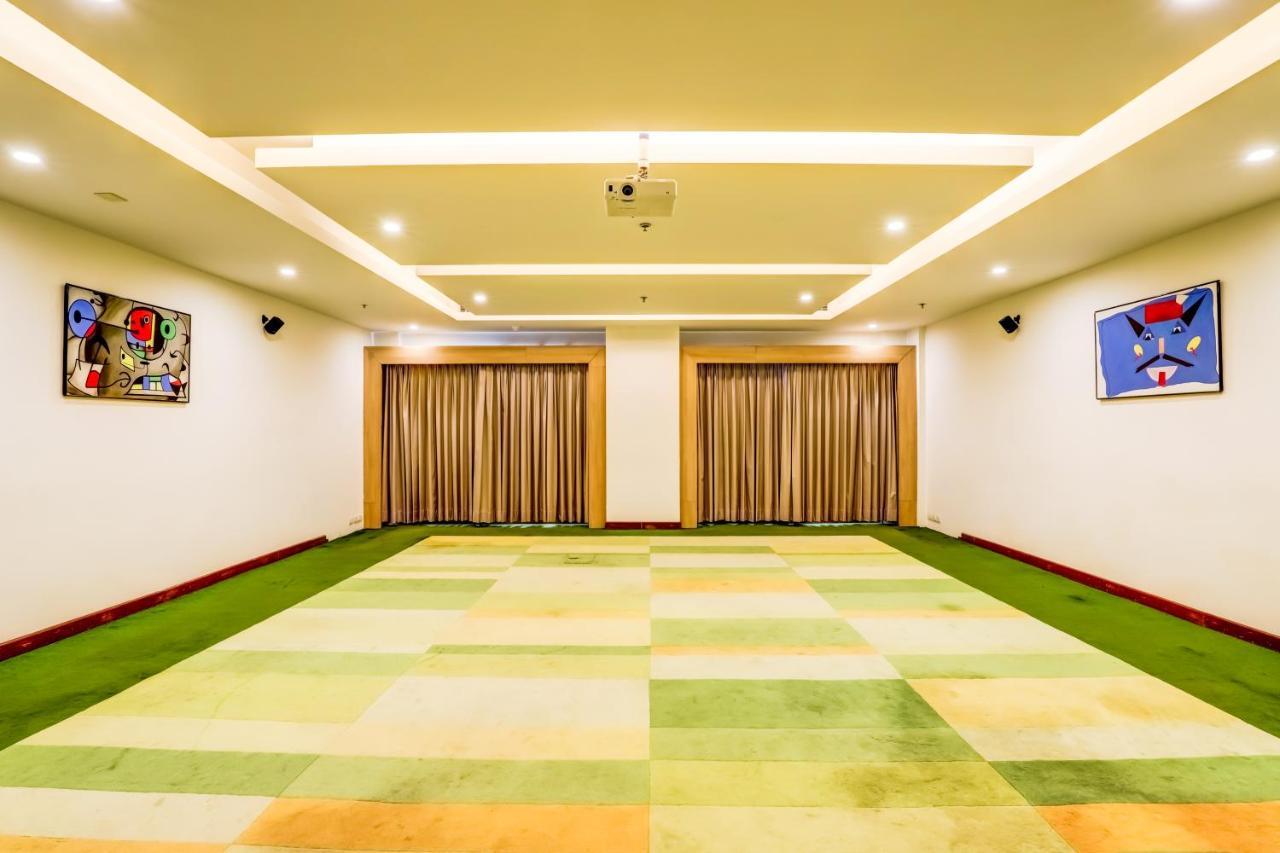 Hotel Lemon Tree Electronics