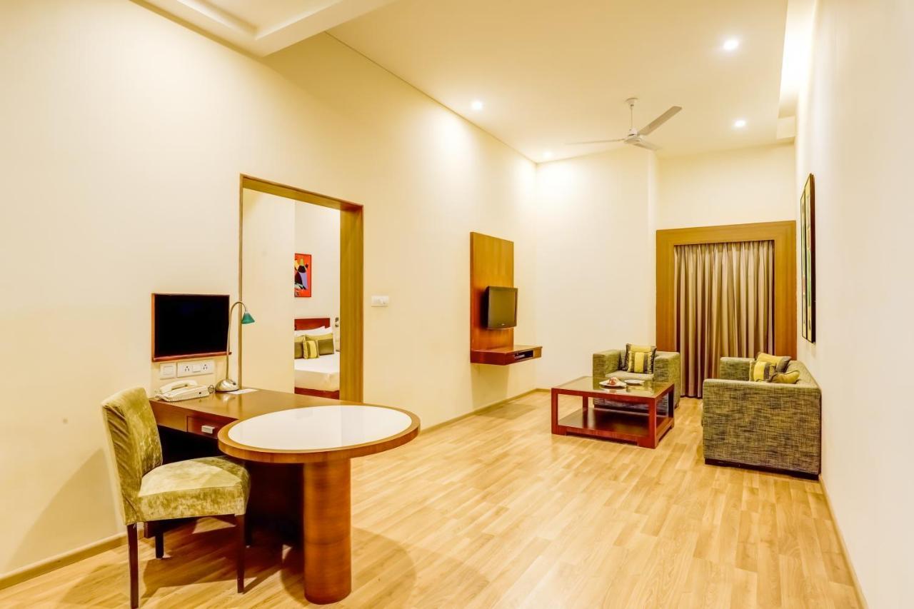 Lemon Tree Electronics Hotel