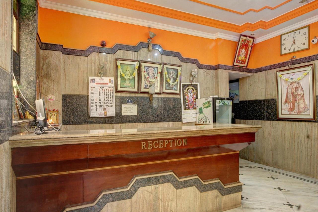 Spot On Radha Krishna Deluxe Near Cubbon Park 2*