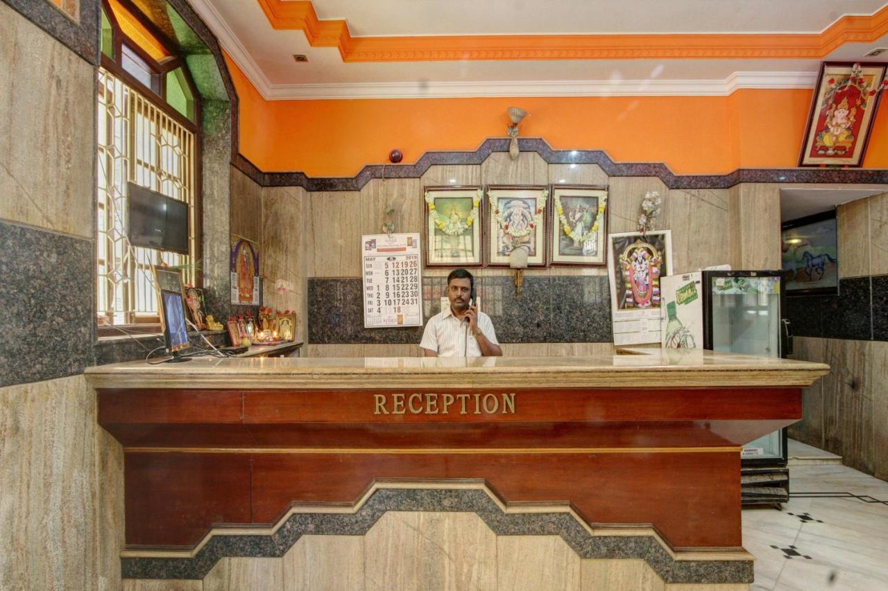 Hotel Spot On Radha Krishna Deluxe Near Cubbon Park