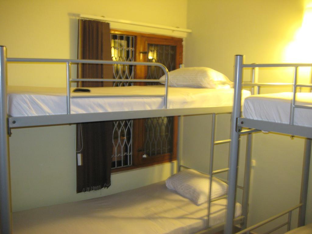 Electric Cats Bed & Breakfast Hostel