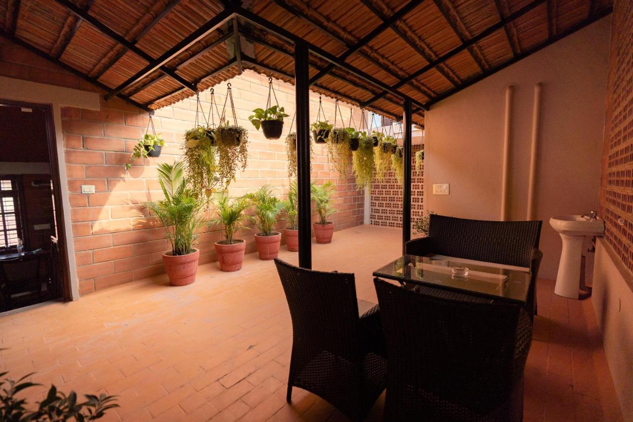 Luho Stone House Acomodação com café da manhã 