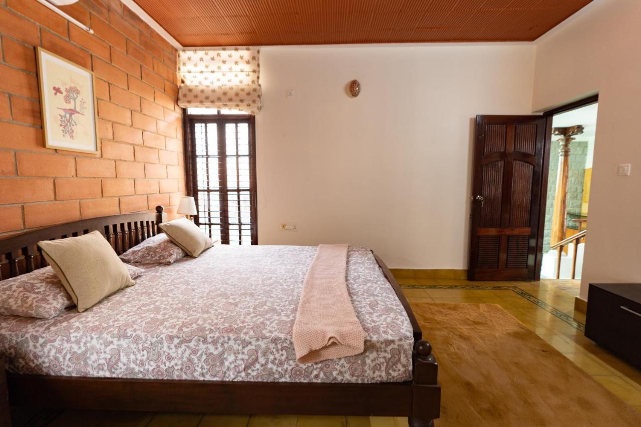 Luho Stone House Acomodação com café da manhã 