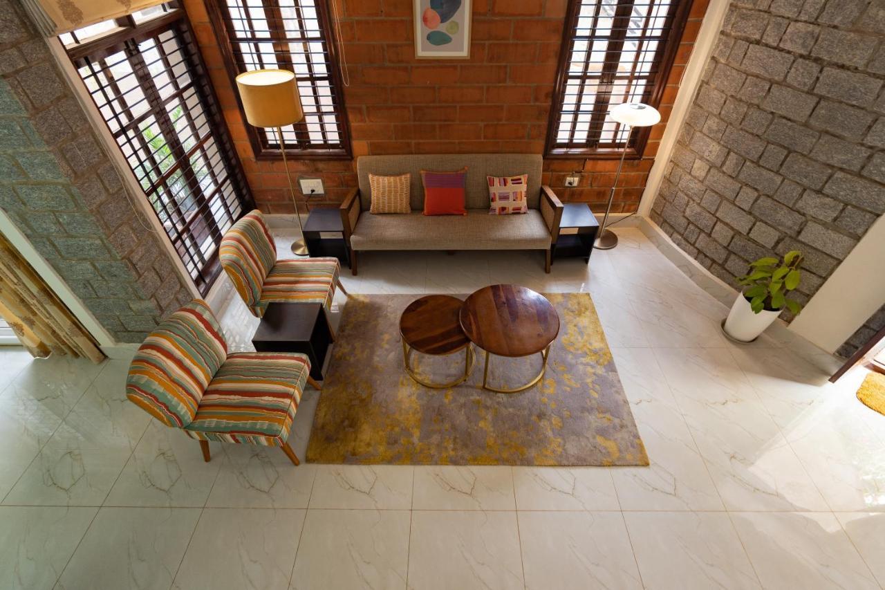 Acomodação com café da manhã  Luho Stone House Bangalore