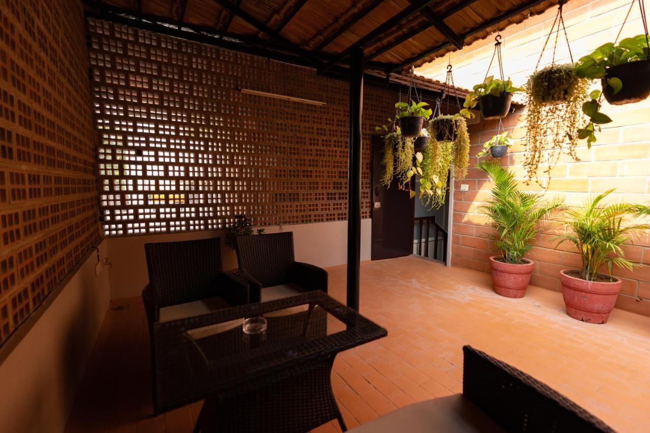 Acomodação com café da manhã  Luho Stone House Bangalore