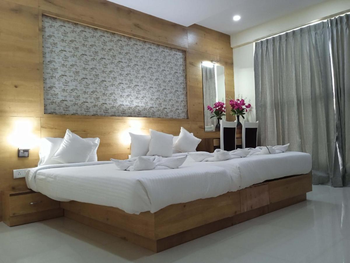 Ishwerya 3* Bangalore