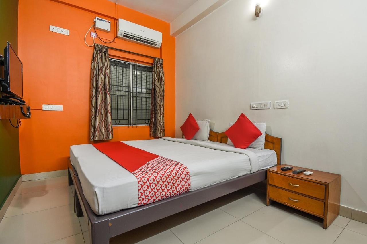 Hotel Super Oyo Exotica Near Ragigudda Sri Prasanna Anjaneyaswamy Temple 3*