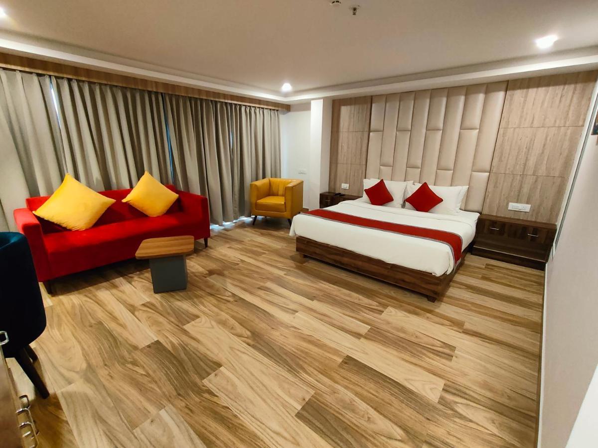 Hotel Iva By Skr A Petrichor *