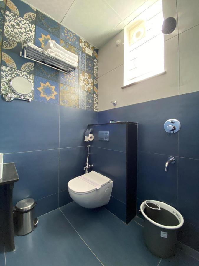 Royal Blue Meridian