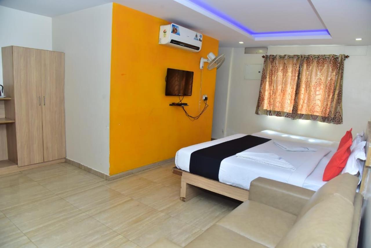 Fortune Hotel *