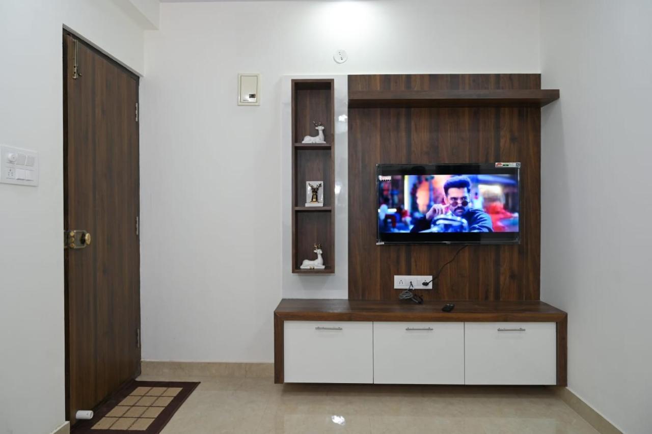 Mangal Murti Signature Apartment *