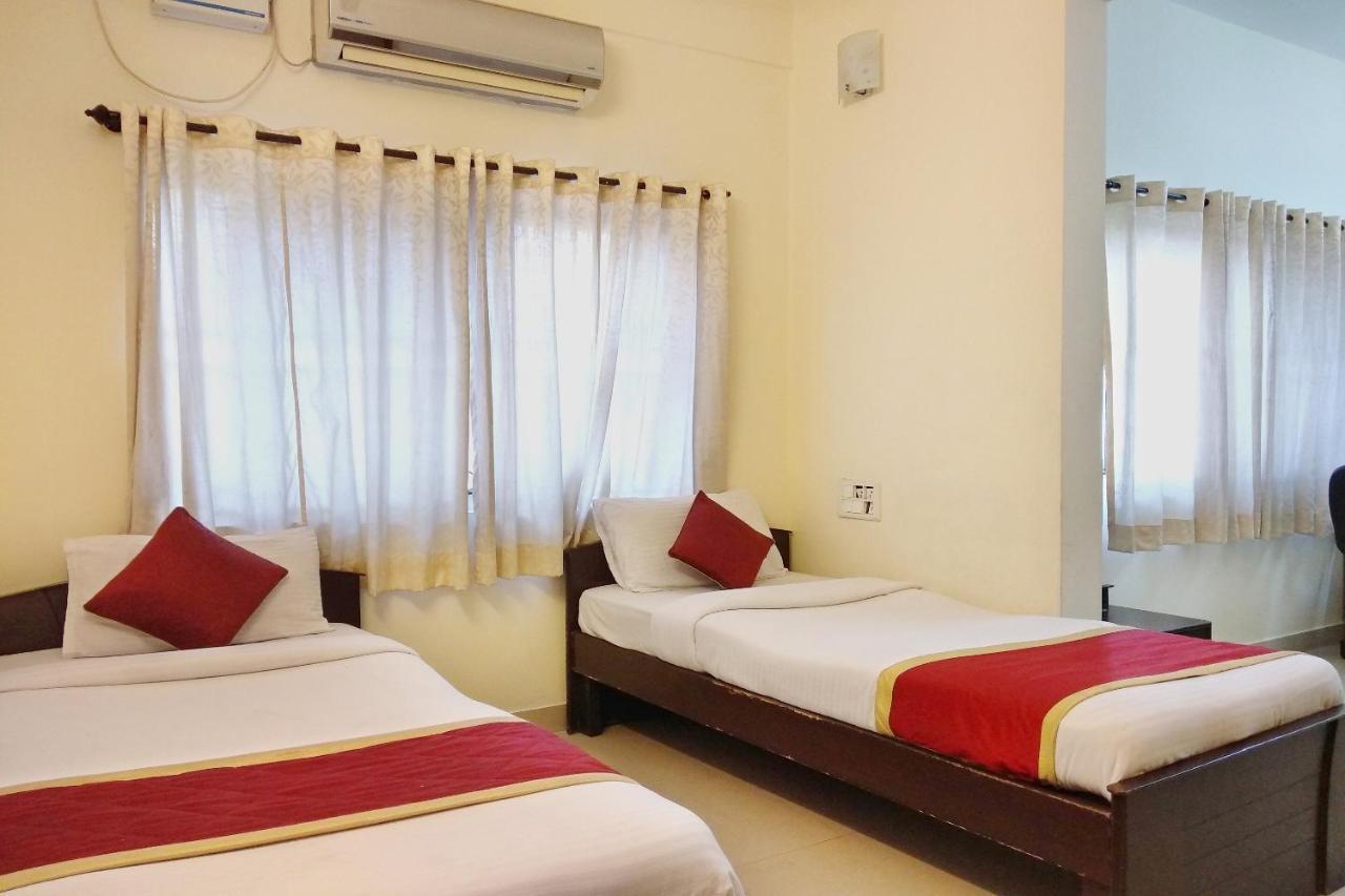 Super Oyo Capital O Premium Hotel Victoria Heights Near Sri Someshwara Swami Temple 3*