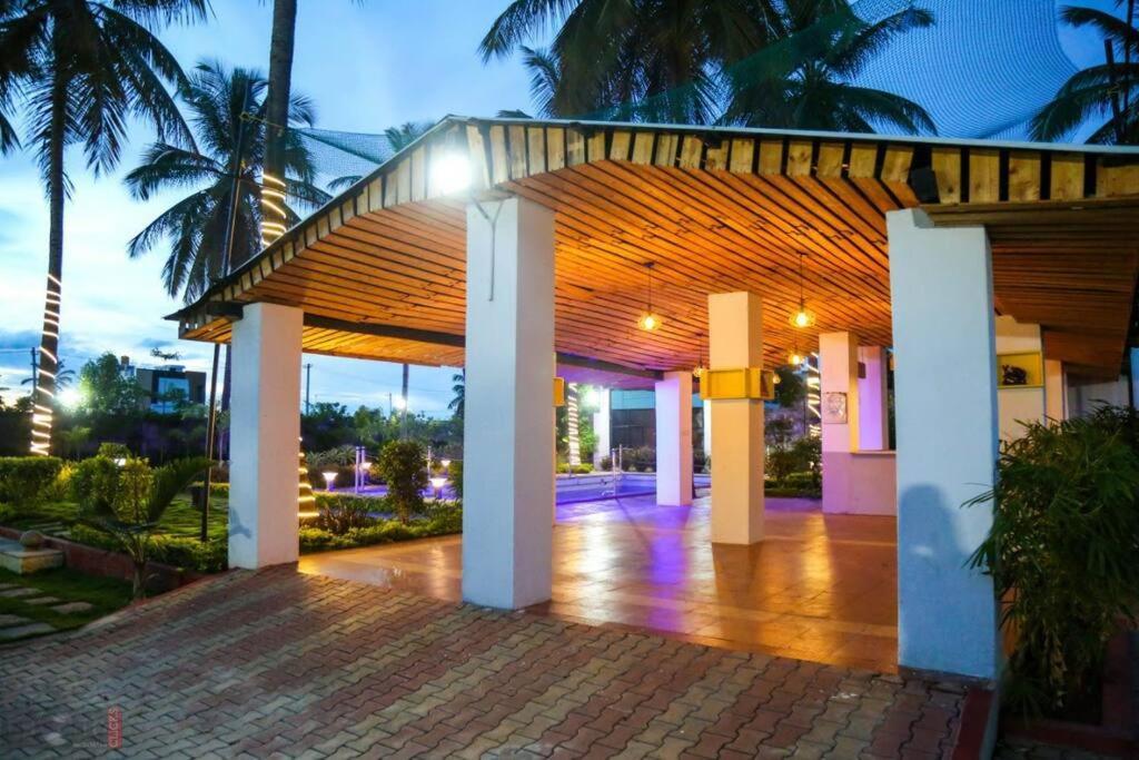 B.k Farms 5 Bedroom With Pool