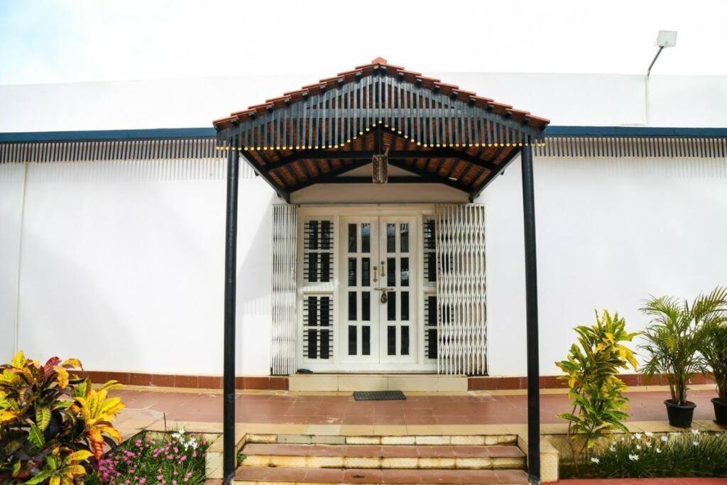 B.k Farms 5 Bedroom With Pool * Bangalore
