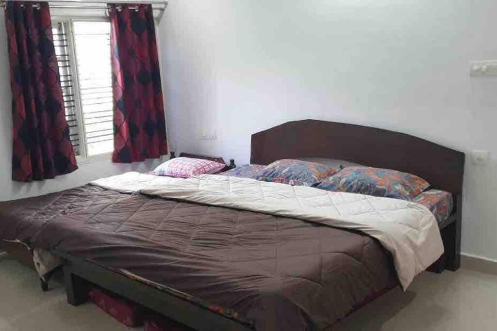 B.k Farms 5 Bedroom With Pool *