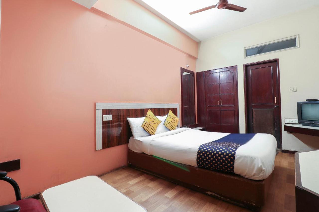 Super O Archana Hotel