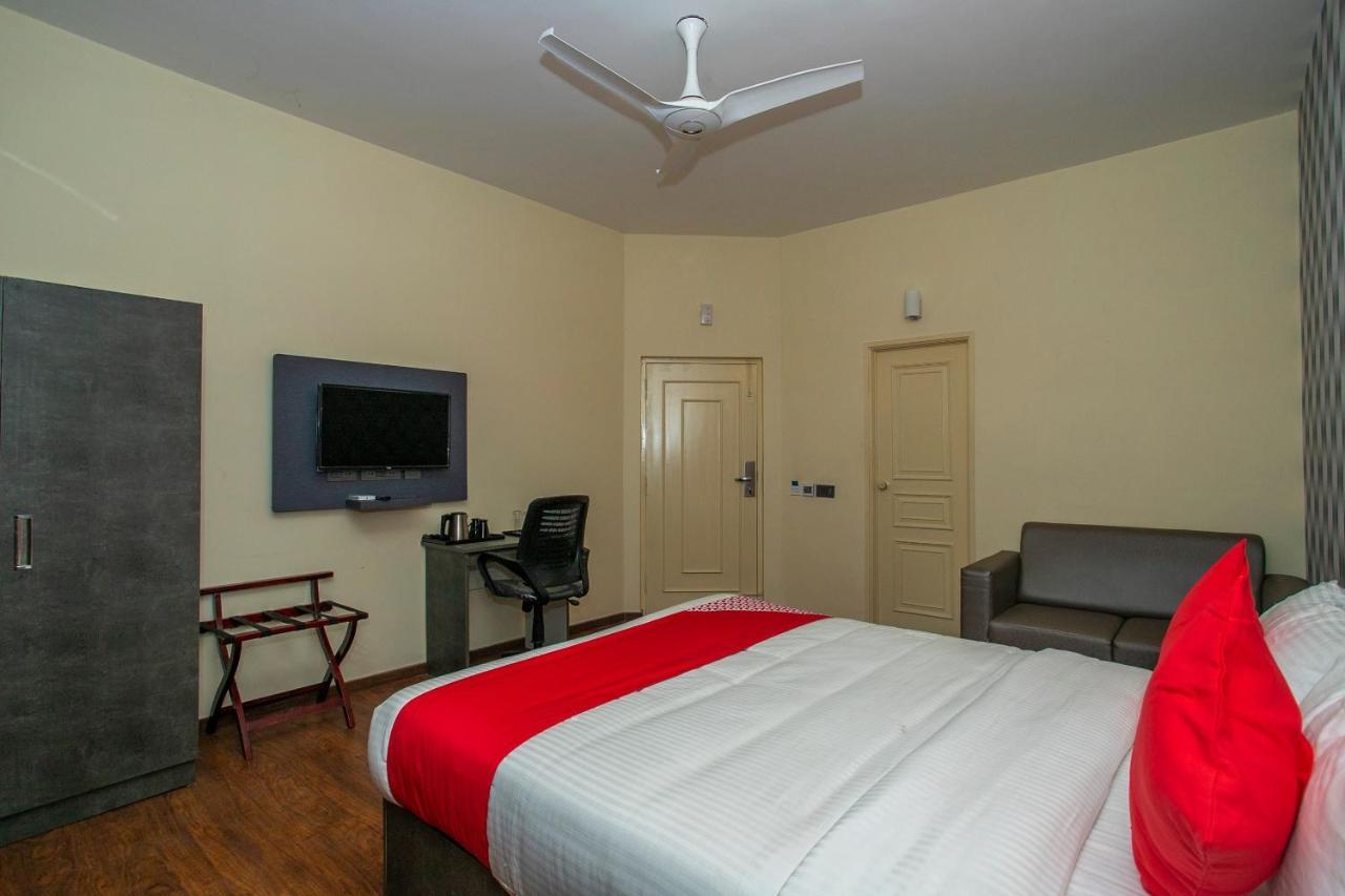 Collection O Premium Eden Au Near Sri Someshwara Swami Temple 3* Bangalore