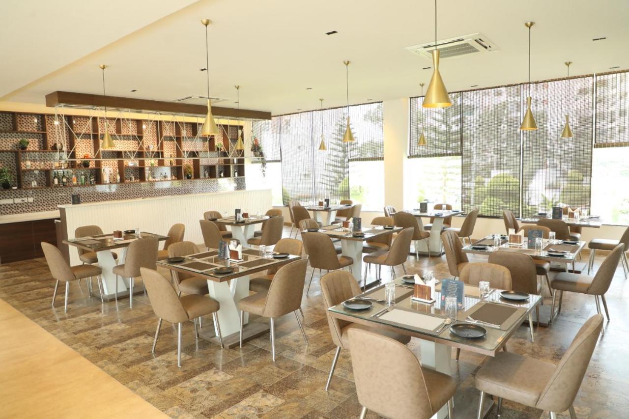 Resort Vrr Astoria & Convention Center