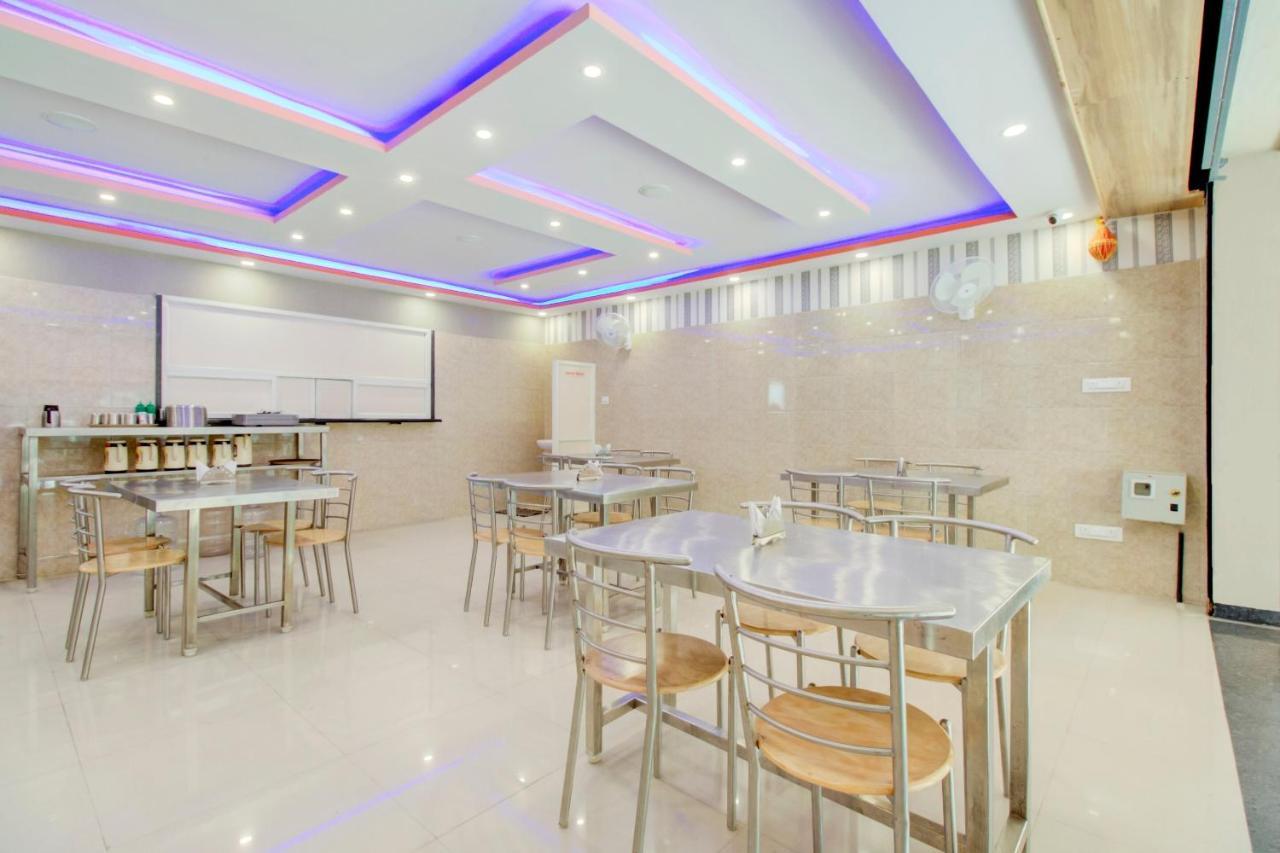 Collection O Rk Grand Hotel 3*