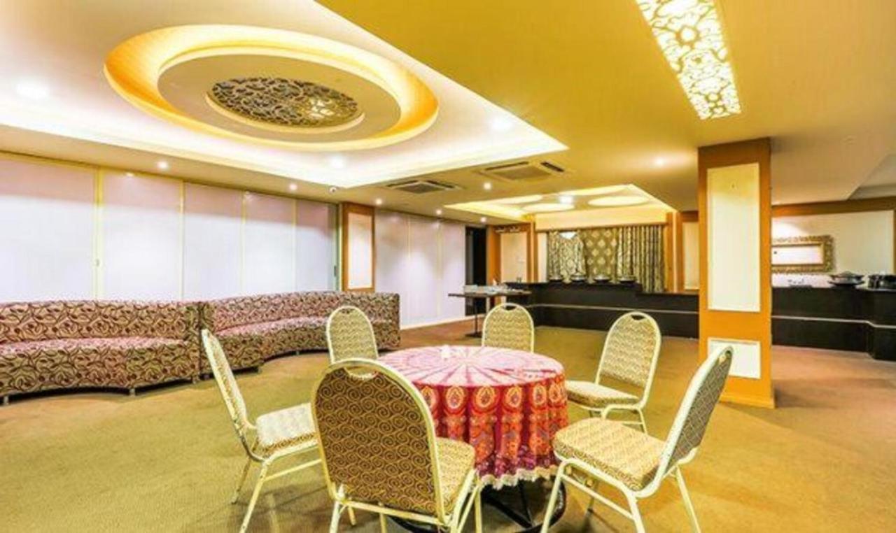 Fabhotel Astra Berry's - Nr Marathahalli Main Road 3*