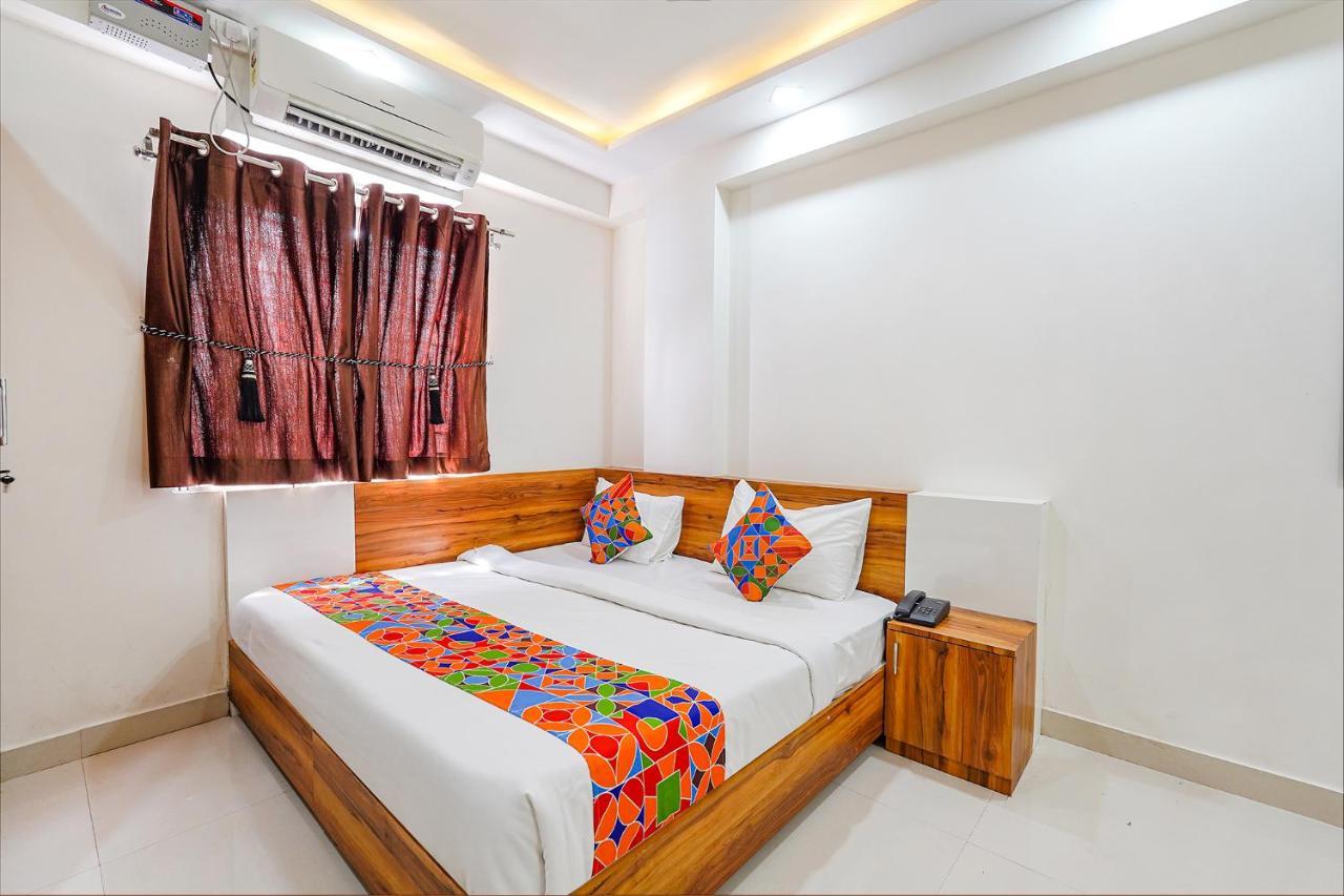 Fabexpress Nr Comforts Hotel