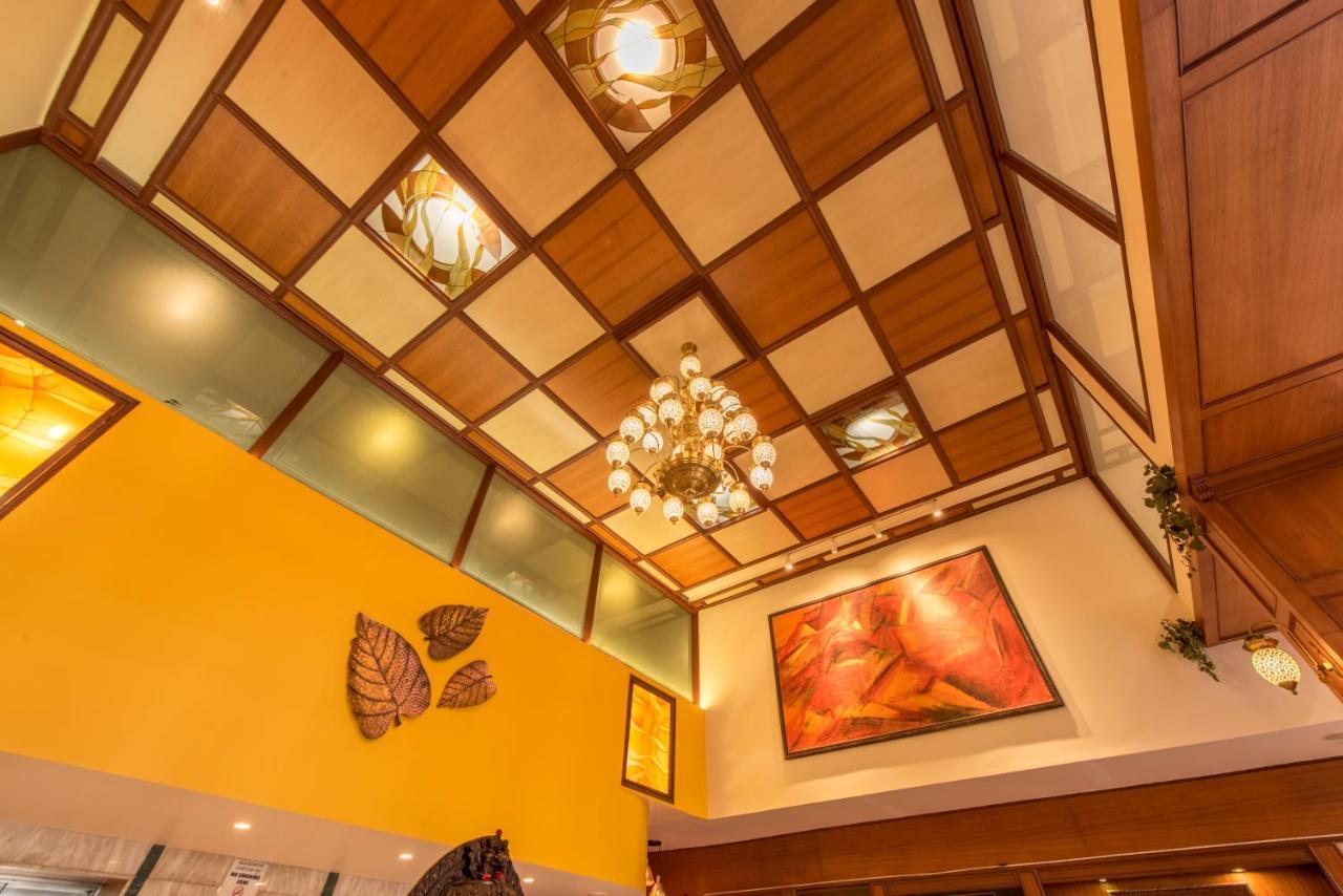 Gate & Conferences Hotel