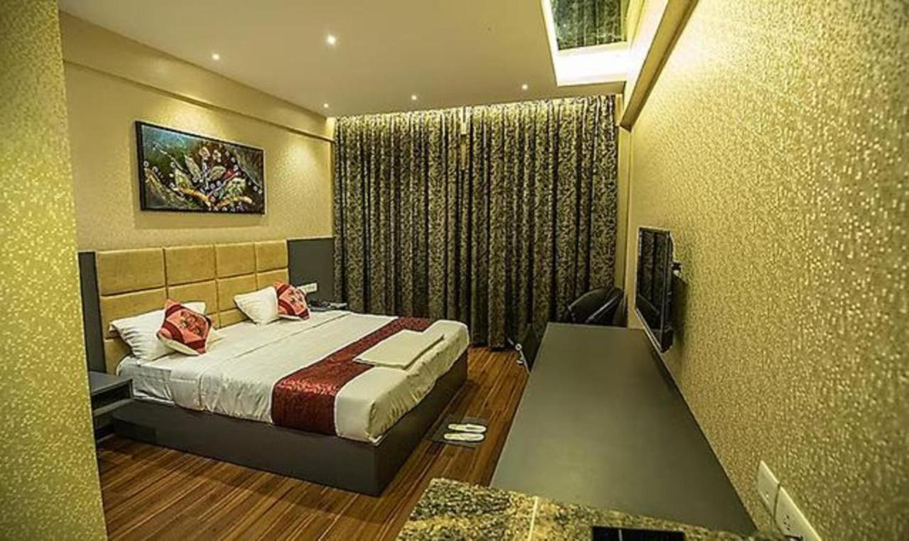 Fabhotel Prime Grand Seasons Hotel 2*