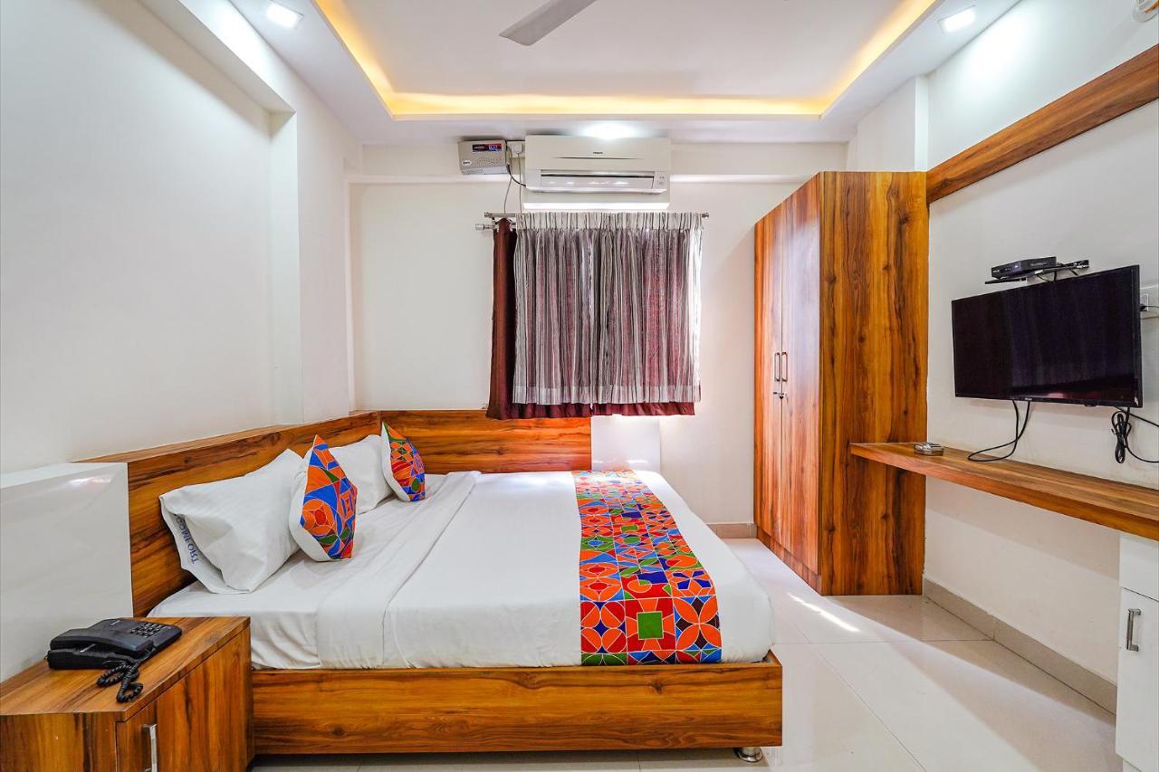 Fabexpress Nr Comforts Hotel 3*