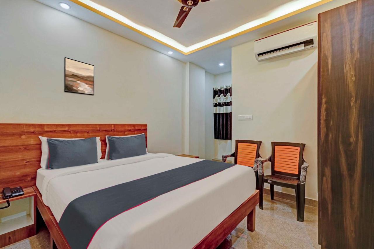 Collection O Sri Sapthagiri Near Phoenix Marketcity Hotel
