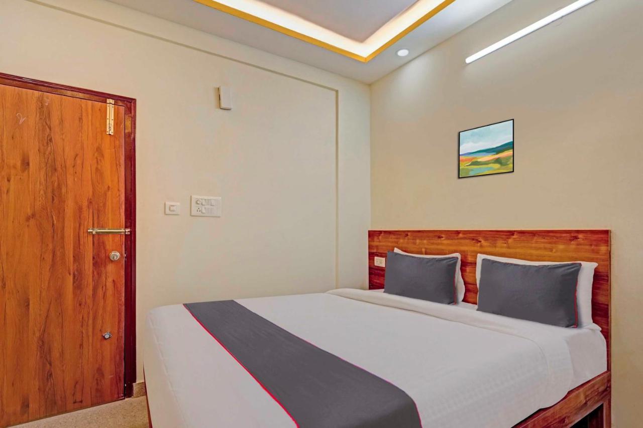 Hotel Collection O Sri Sapthagiri Near Phoenix Marketcity 3*