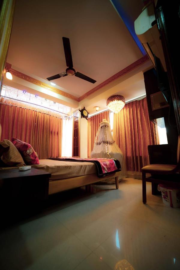 Collection O Ya And Suites Hotel