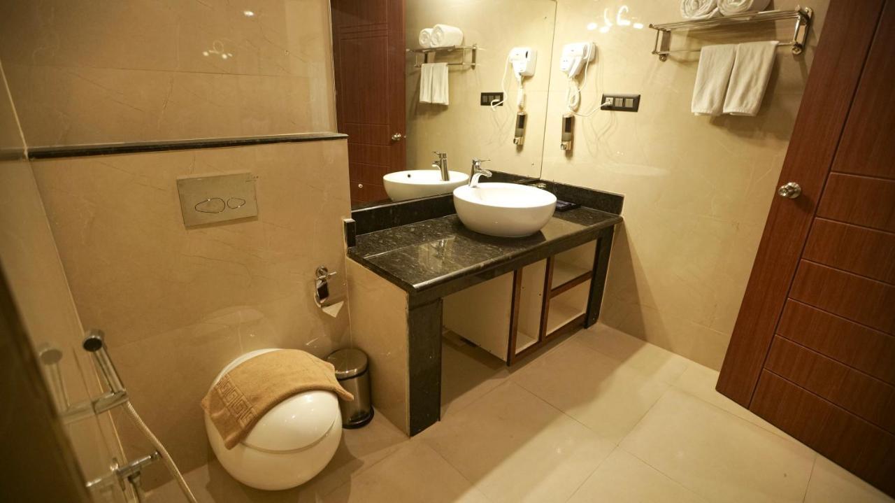 Hotel Leroy Grand - Yeshwanthpur Bangalore