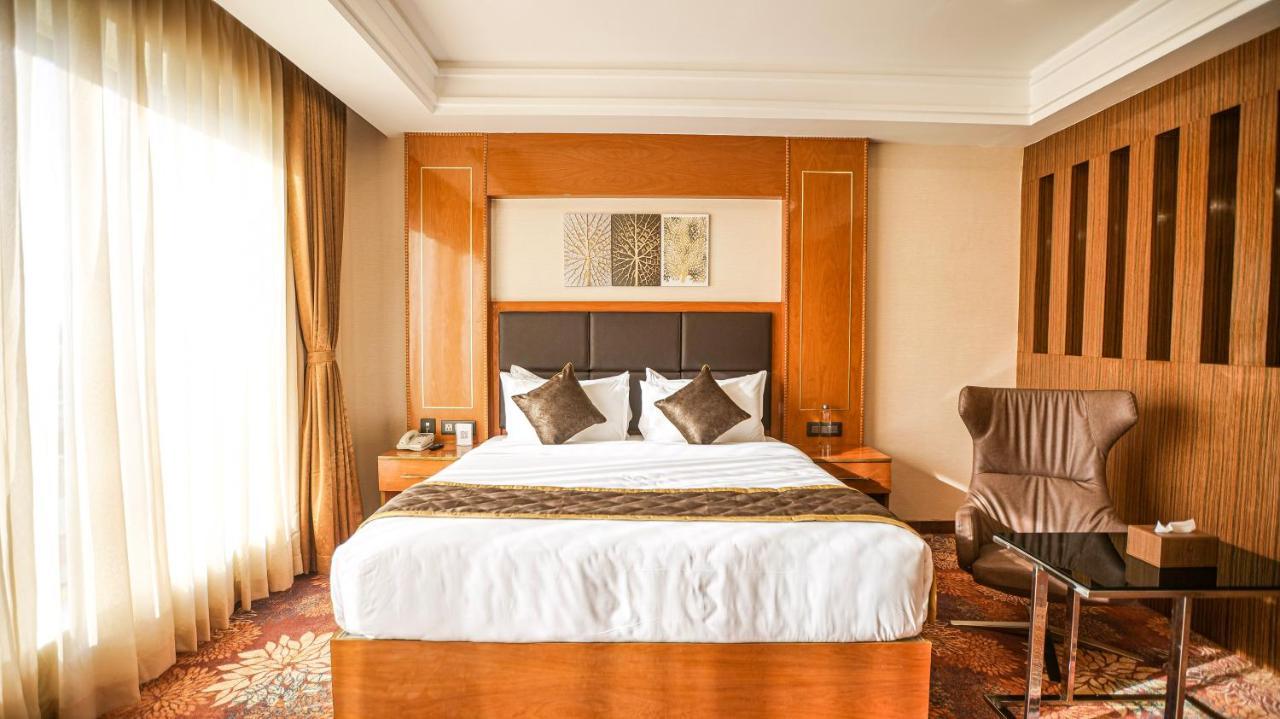 Leroy Grand - Yeshwanthpur Hotel 4*