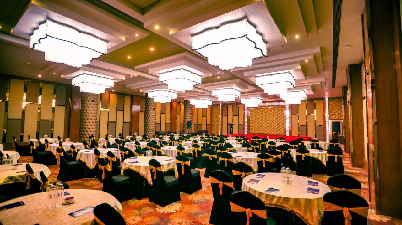 Leroy Grand - Yeshwanthpur Hotel