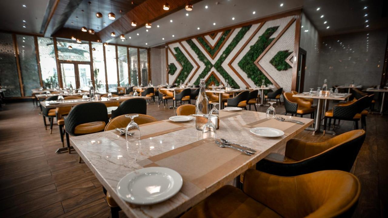 Leroy Grand - Yeshwanthpur 4*