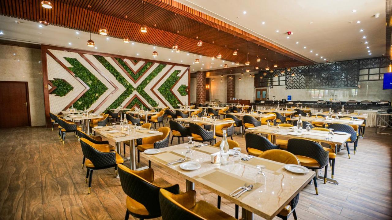 Leroy Grand - Yeshwanthpur 4*
