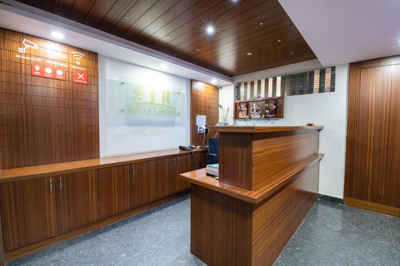 Capital O 9917 Sjr And Comforts Hotel