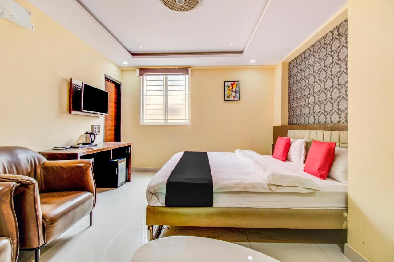 Hotel Capital O 5381 The Emirates Bangalore