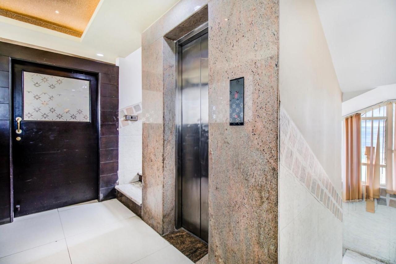 Capital O 5381 The Emirates Hotel 3*