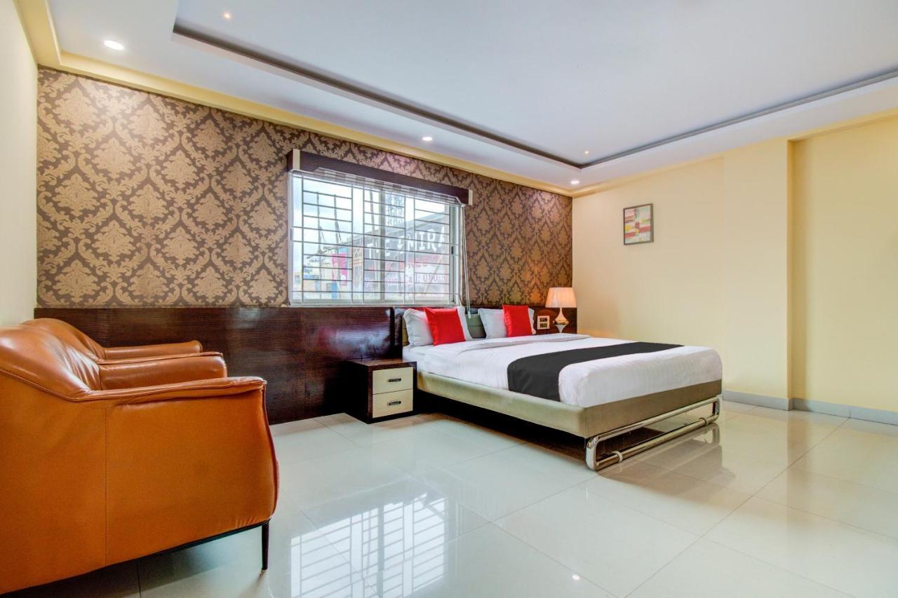 Capital O 5381 The Emirates 3* Bangalore