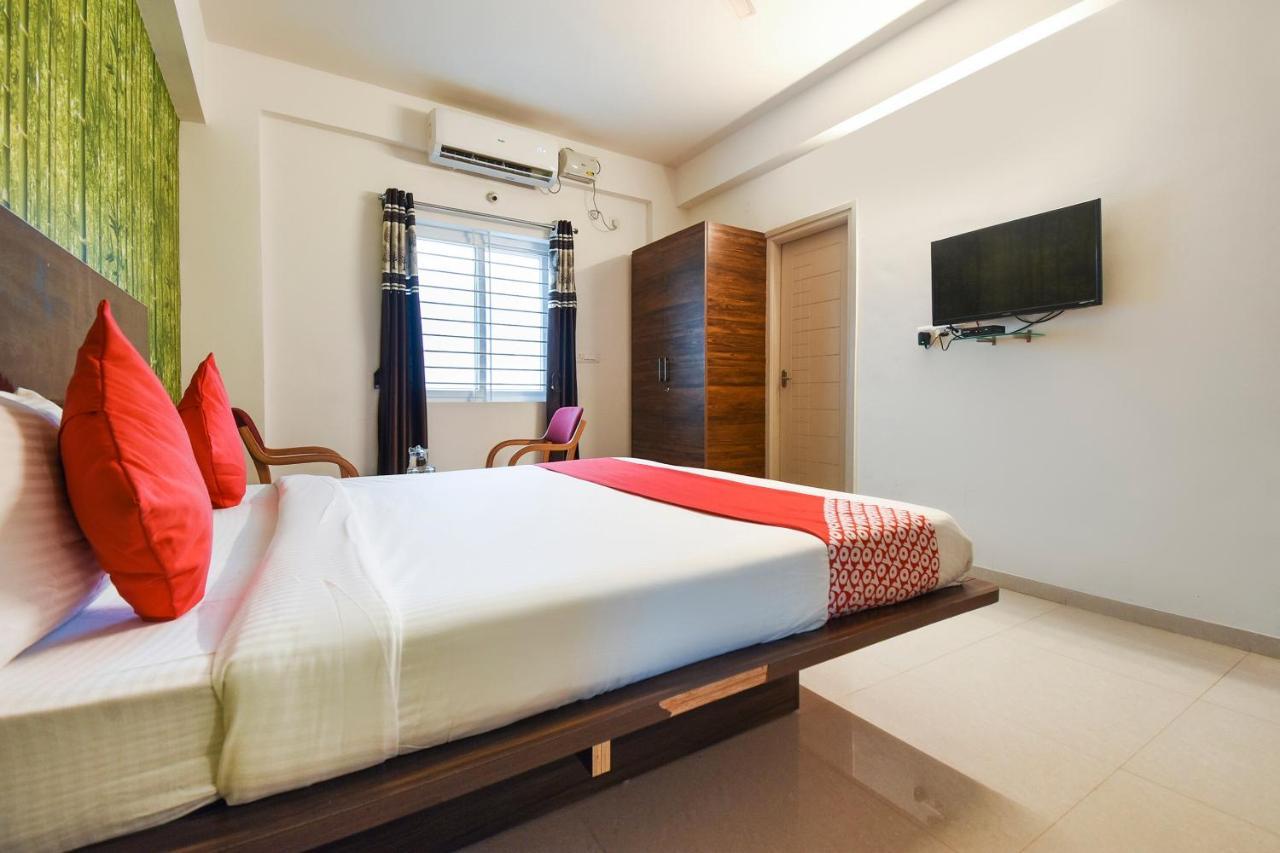 Oyo Flagship 65924 Balaji Luxury Hotel