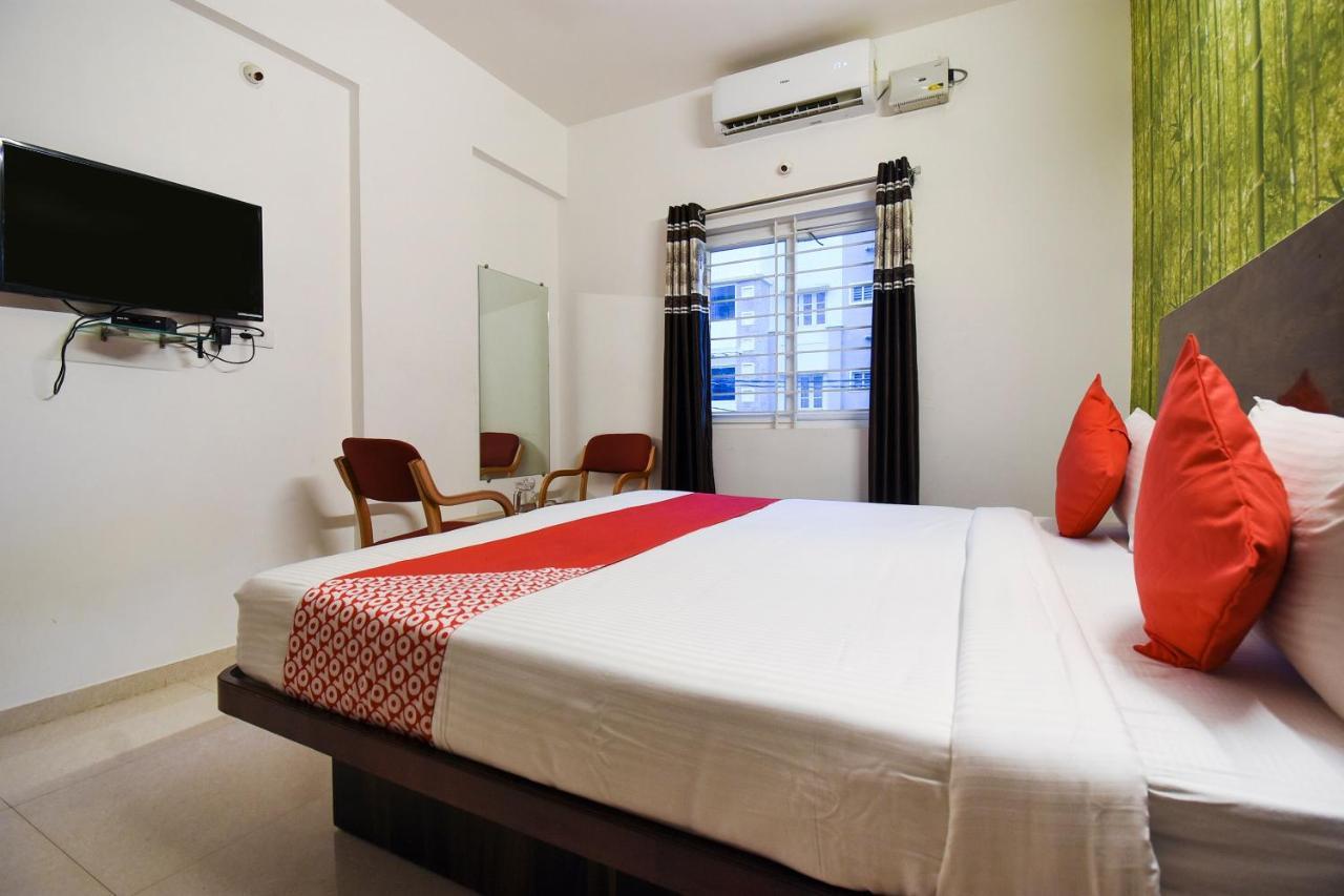 Hotel Oyo Flagship 65924 Balaji Luxury Bangalore