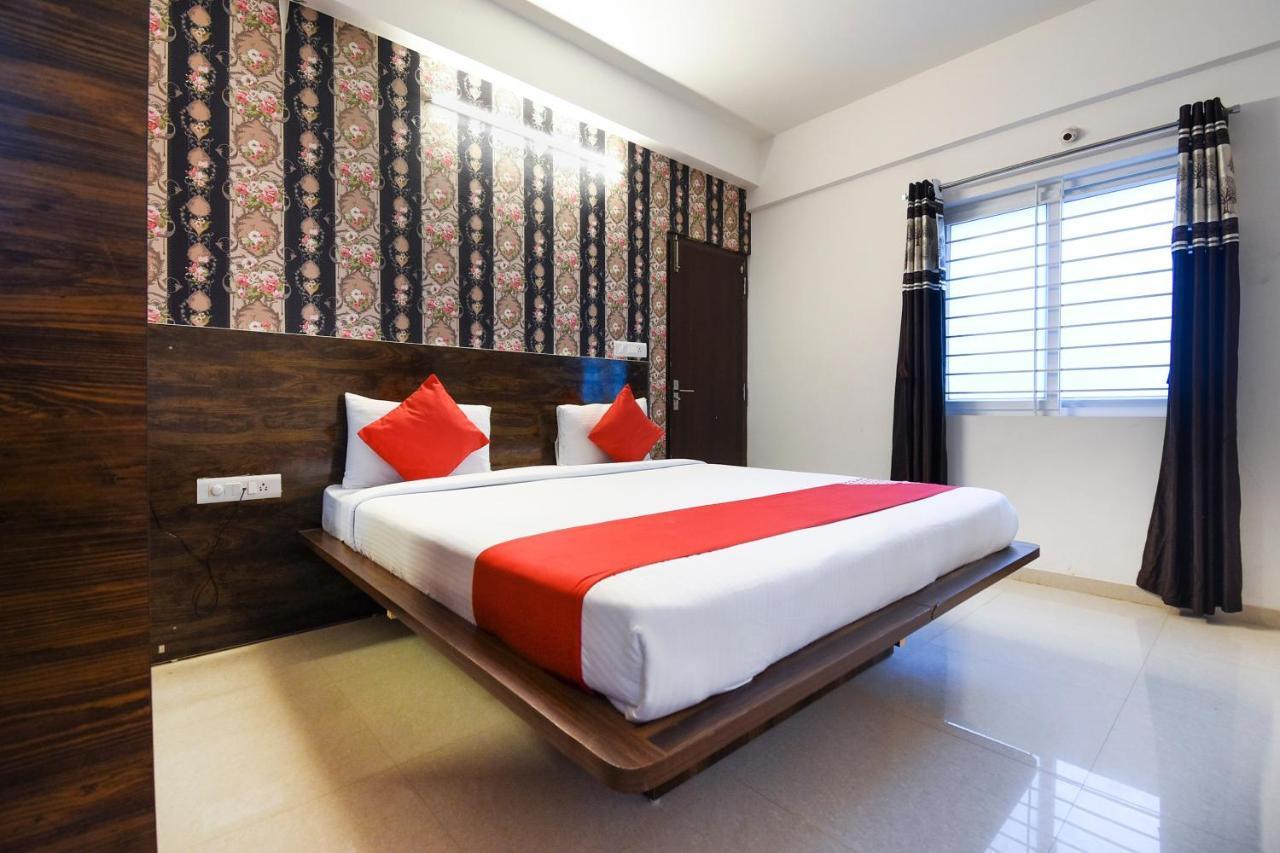 Oyo Flagship 65924 Balaji Luxury Hotel Bangalore
