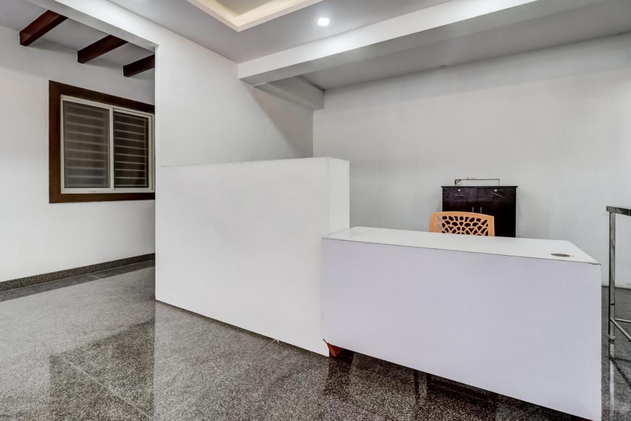 Oyo 81895 Nr Homes Hotel