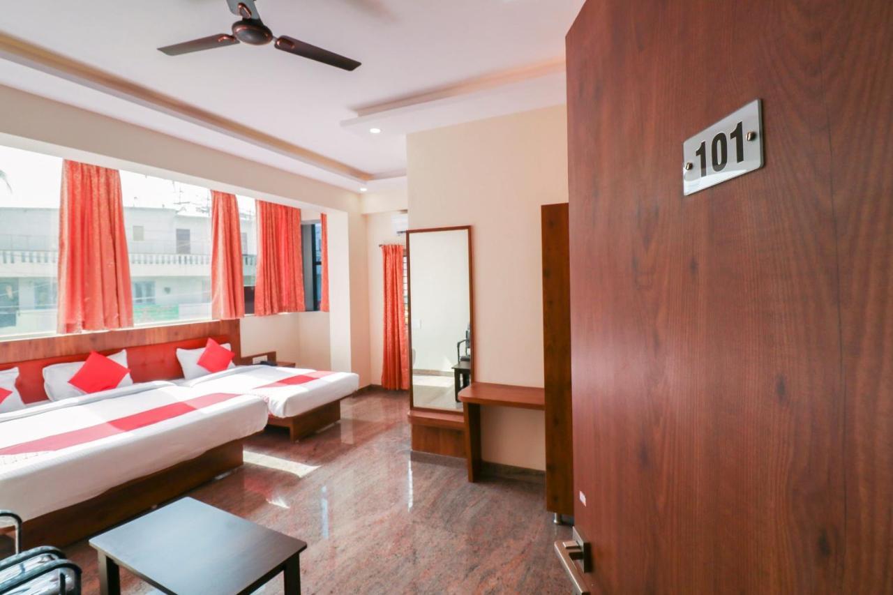 Collection O Champion Hotel